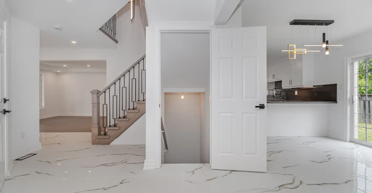 2417 Orchard Road, Burlington, ON, L7L 6X8 - 48
