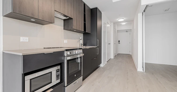 1307-3900 Confederation Parkway, Mississauga, ON, L5B 0M3 - 4