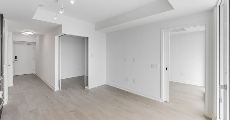 1307-3900 Confederation Parkway, Mississauga, ON, L5B 0M3 - 3