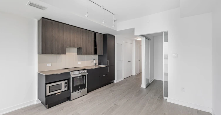 1307-3900 Confederation Parkway, Mississauga, ON, L5B 0M3 - 5