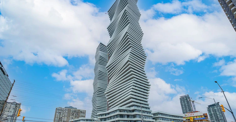 1307-3900 Confederation Parkway, Mississauga, ON, L5B 0M3