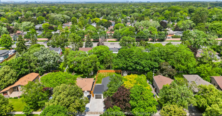 1495 Thetford Court, Mississauga, ON, L5J 3N2 - 3