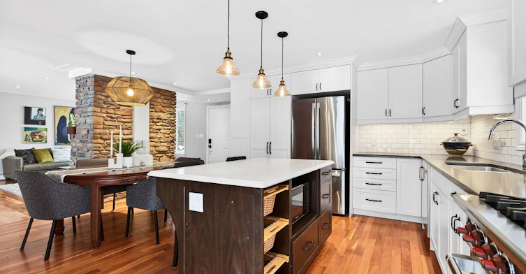 582 Cedar Avenue, Burlington, ON, L7T 2R2 - 4