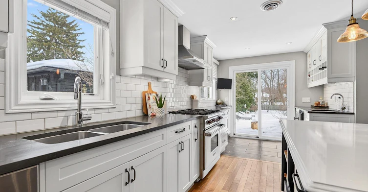 582 Cedar Avenue, Burlington, ON, L7T 2R2 - 3