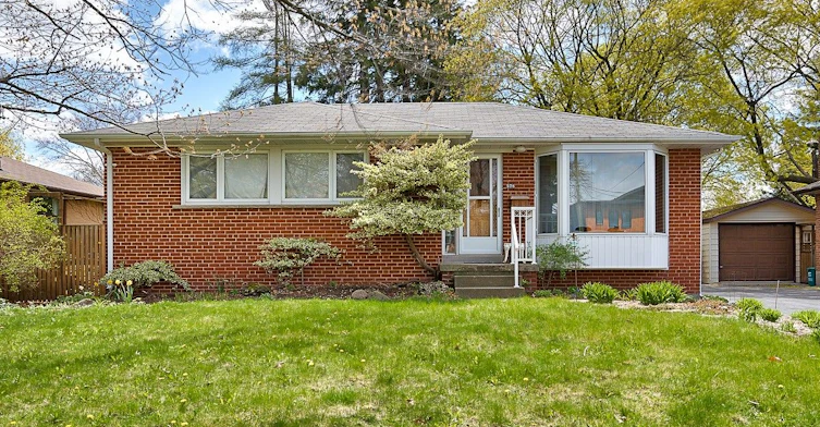 578 Lees Lane, Oakville, ON, L6L 4T8