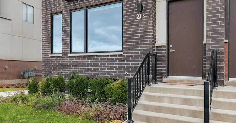 213 Downsview Park Boulevard, Toronto, ON, M3K 0A5 - 2