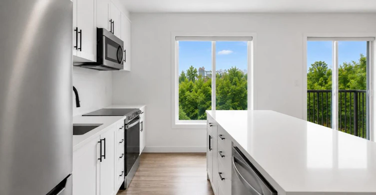 #7-148 Glenlake Avenue, Toronto, ON, M6P 1E7 - 3