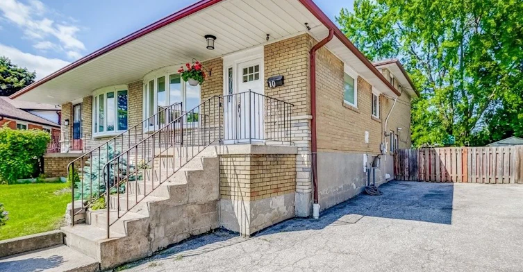10 Rima Court, Toronto, ON, M9C 4C8 - 2