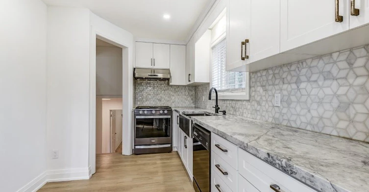 10 Rima Court, Toronto, ON, M9C 4C8 - 12