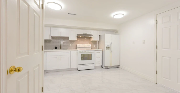1255 Forestwood Drive, Mississauga, ON, L5C 1J2 - 8