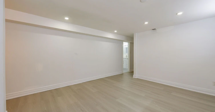 1255 Forestwood Drive, Mississauga, ON, L5C 1J2 - 7