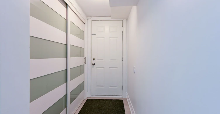 1255 Forestwood Drive, Mississauga, ON, L5C 1J2 - 3