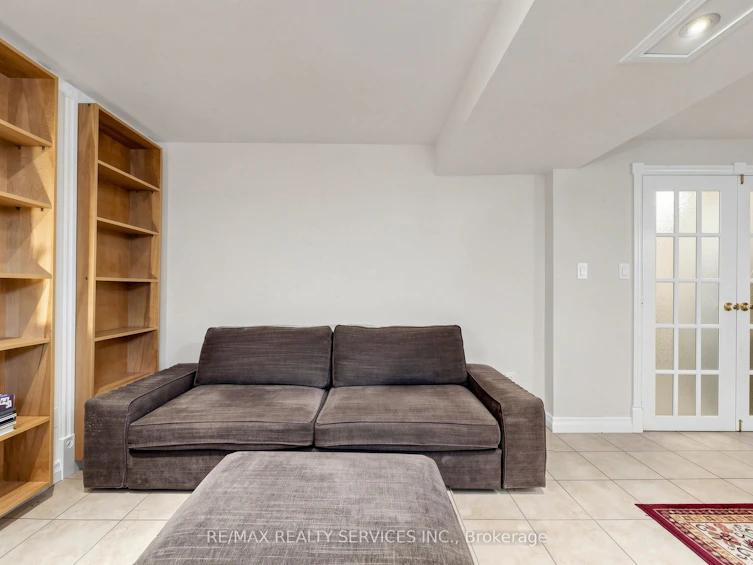36 Glenvale Boulevard, Brampton, ON, L6S 1J1 - 38