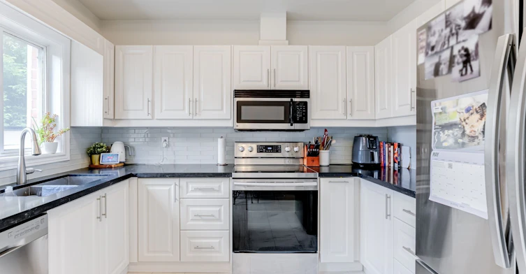 12 Grogan Mews, Toronto, ON, M6G 4J9 - 8
