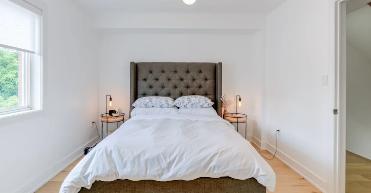 12 Grogan Mews, Toronto, ON, M6G 4J9 - 11