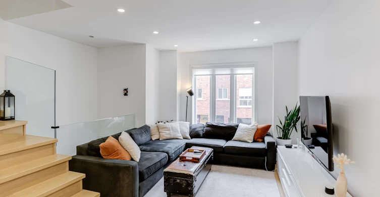 12 Grogan Mews, Toronto, ON, M6G 4J9 - 2