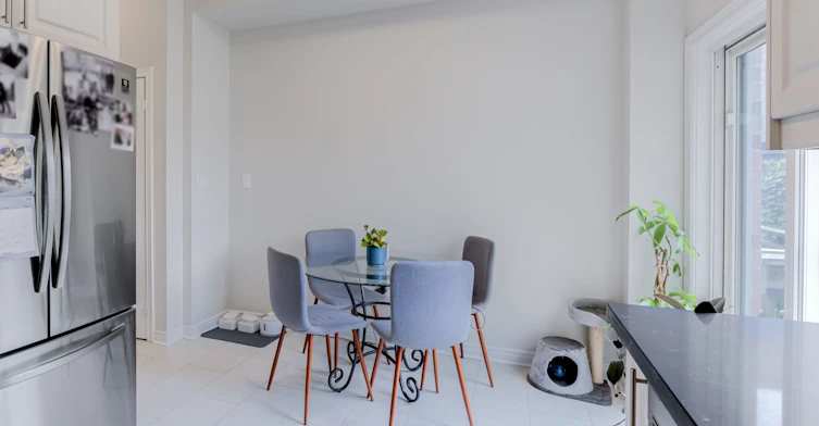 12 Grogan Mews, Toronto, ON, M6G 4J9 - 6