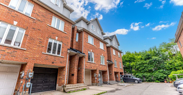 12 Grogan Mews, Toronto, ON, M6G 4J9 - 17