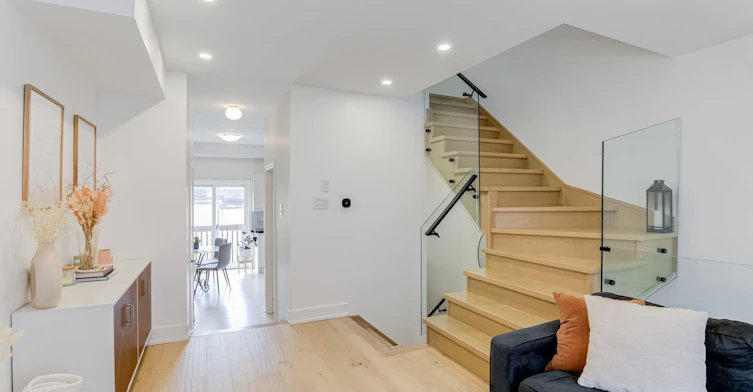 12 Grogan Mews, Toronto, ON, M6G 4J9 - 3