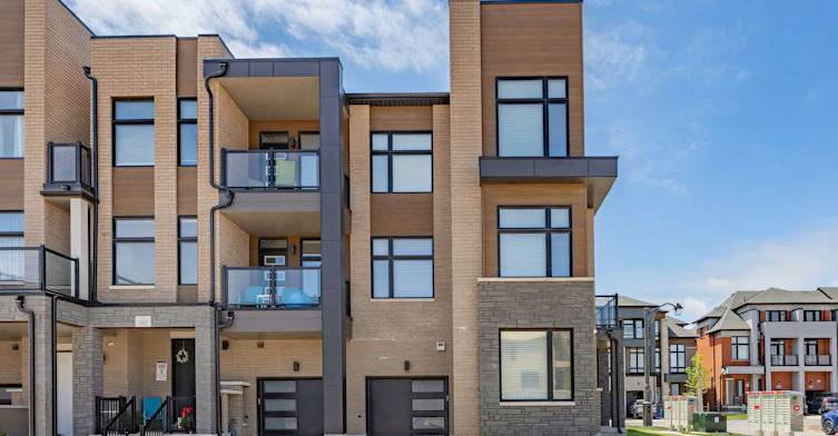 3188 Perkins Way, Oakville, ON, L6H 7Y8 - 2