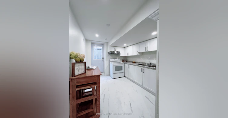 565 Indian Summer (Basement) Trail, Mississauga, ON, L4Z 3Y8