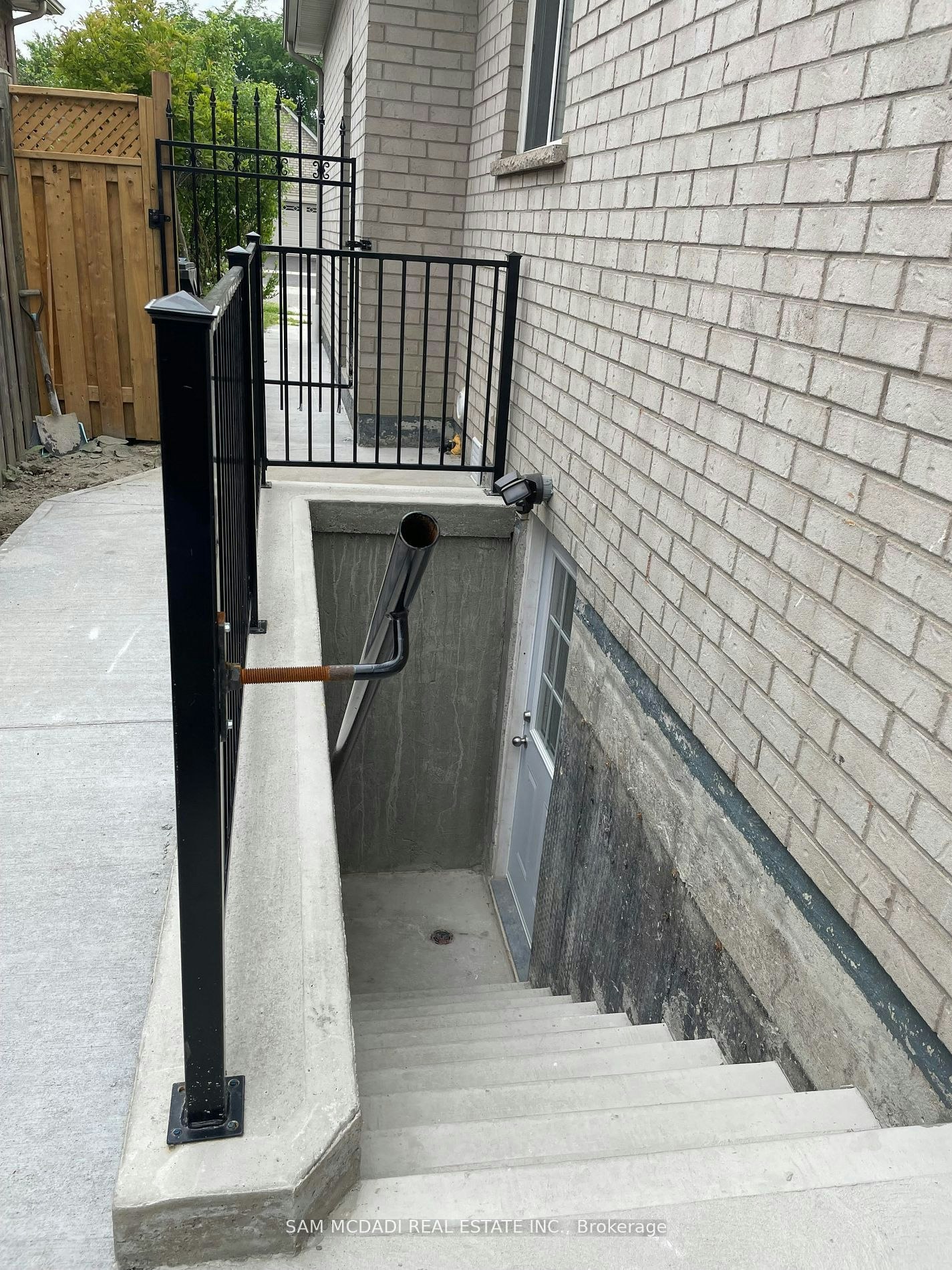 565 Indian Summer (Basement) Trail, Mississauga, ON, L4Z 3Y8 - 11