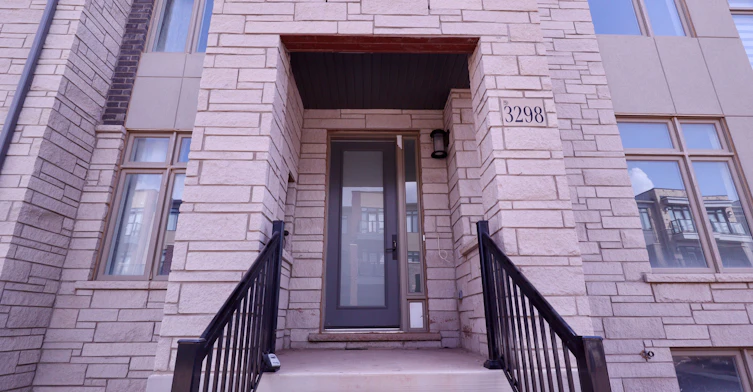 3298 Taha Gardens, Oakville, ON, L6M 4K1 - 4