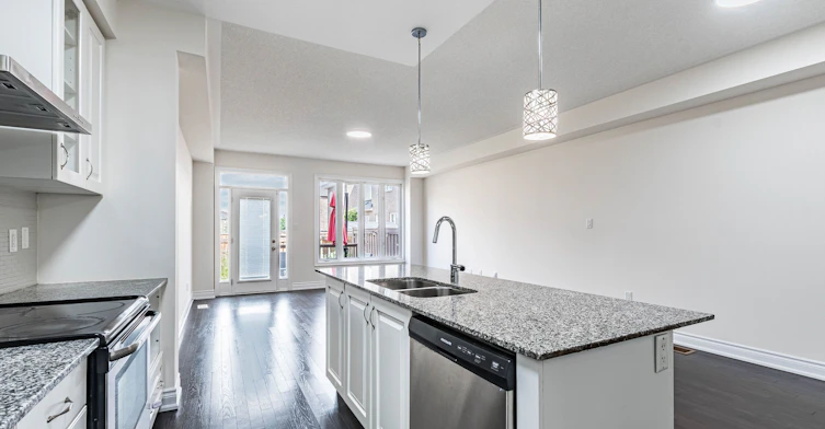 27 Lady Evelyn Cres Brampton Ontario Circle, Brampton, ON, L6Y 6C6 - 16