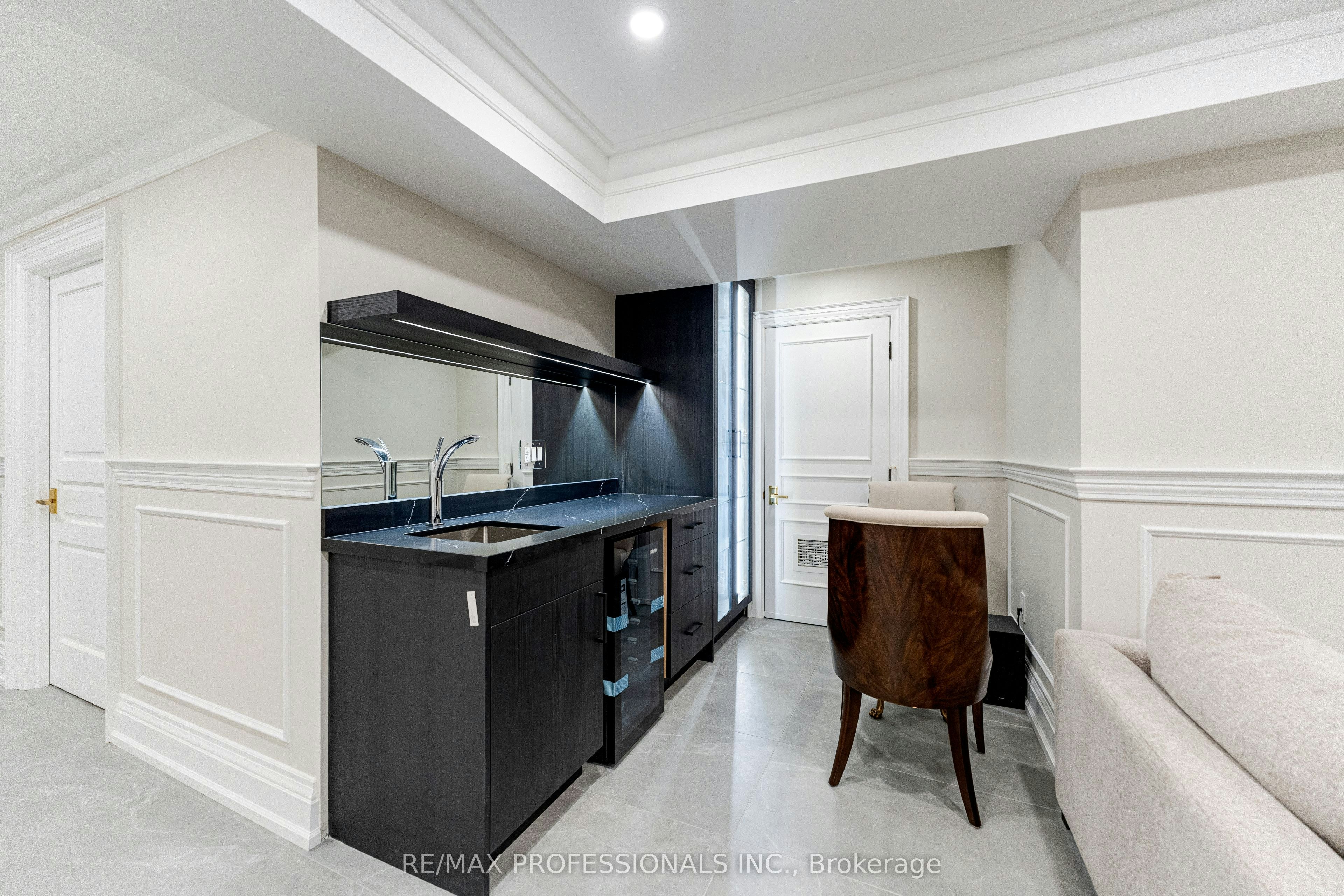 161 The Kingsway N/A, Toronto, ON, M8X 2V5 - 39