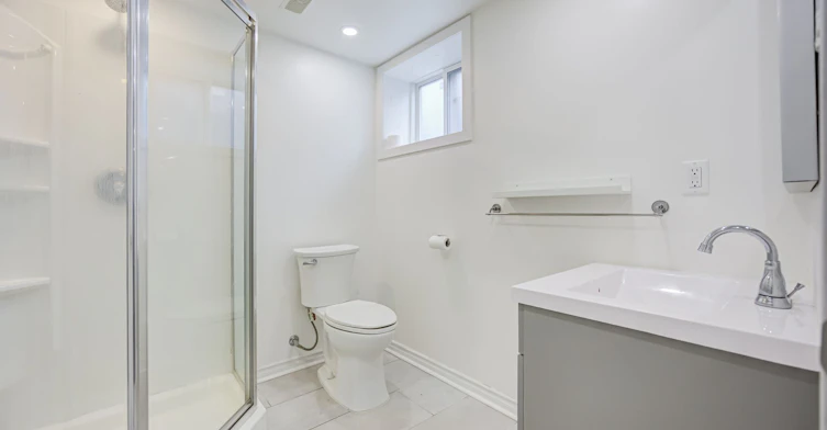 27 Dalrymple Drive, Toronto, ON, M6N 4S2 - 17