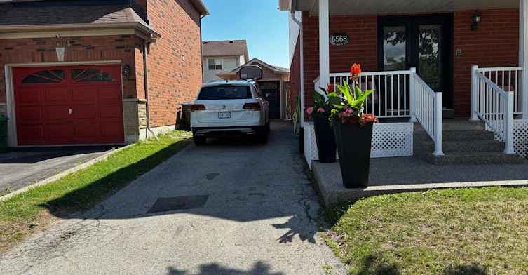 6568 Aston Martin Mews, Mississauga, ON, L5N 7P5 - 2