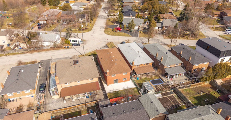 5 Acacia Avenue, Toronto, ON, M9M 1H6 - 49