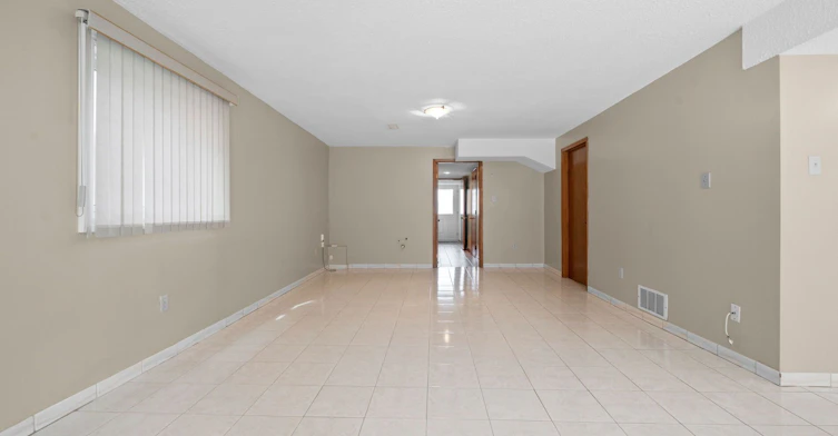 5 Acacia Avenue, Toronto, ON, M9M 1H6 - 34