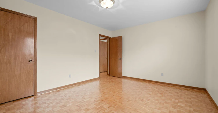 5 Acacia Avenue, Toronto, ON, M9M 1H6 - 24