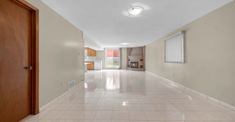 5 Acacia Avenue, Toronto, ON, M9M 1H6 - 30