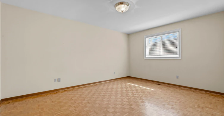 5 Acacia Avenue, Toronto, ON, M9M 1H6 - 18