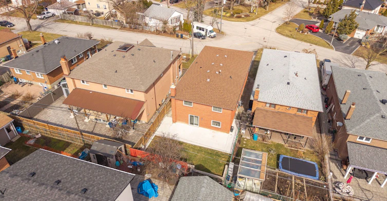 5 Acacia Avenue, Toronto, ON, M9M 1H6 - 48