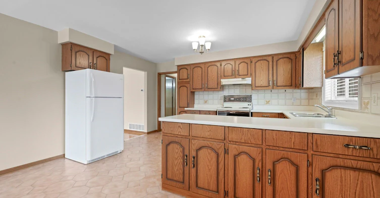 5 Acacia Avenue, Toronto, ON, M9M 1H6 - 16