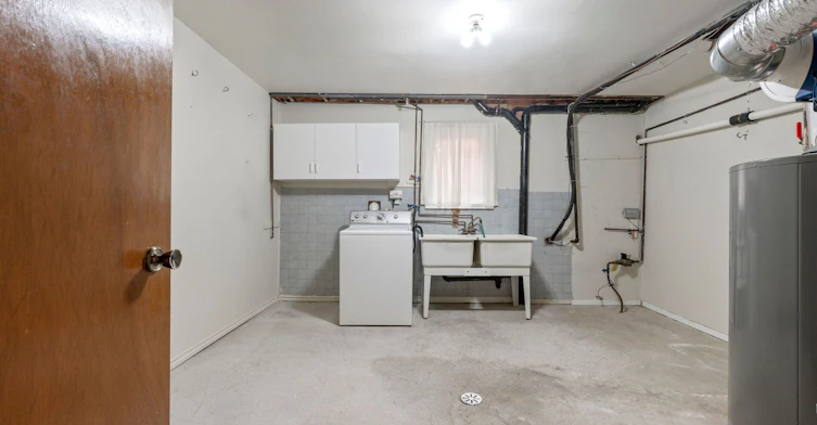 5 Acacia Avenue, Toronto, ON, M9M 1H6 - 41