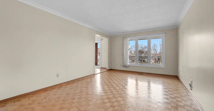 5 Acacia Avenue, Toronto, ON, M9M 1H6 - 9