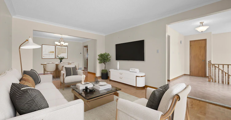 5 Acacia Avenue, Toronto, ON, M9M 1H6 - 8