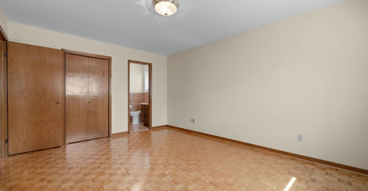 5 Acacia Avenue, Toronto, ON, M9M 1H6 - 21