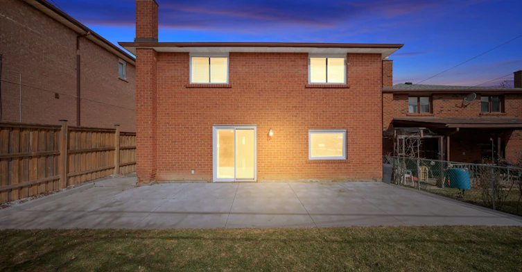 5 Acacia Avenue, Toronto, ON, M9M 1H6 - 47