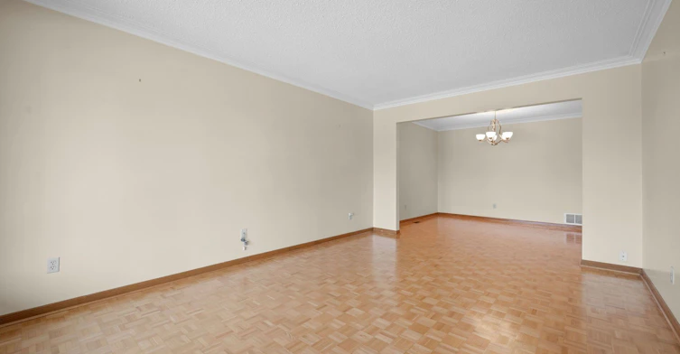 5 Acacia Avenue, Toronto, ON, M9M 1H6 - 6
