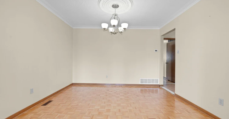 5 Acacia Avenue, Toronto, ON, M9M 1H6 - 11