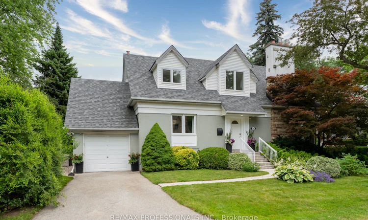 86 Van Dusen Boulevard
