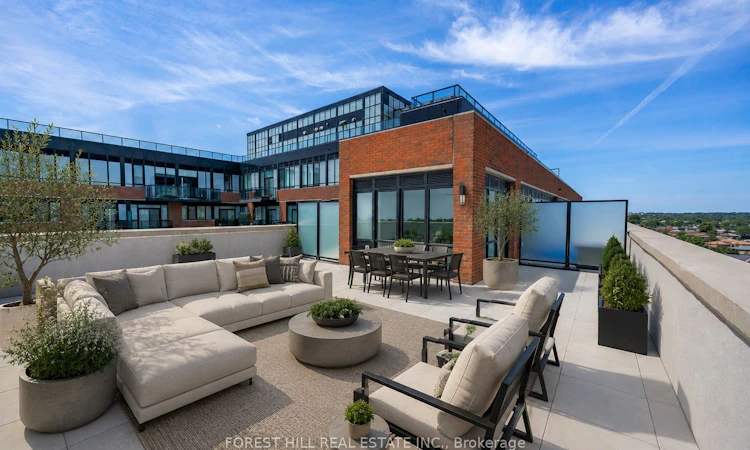717-2300 St. Clair Avenue