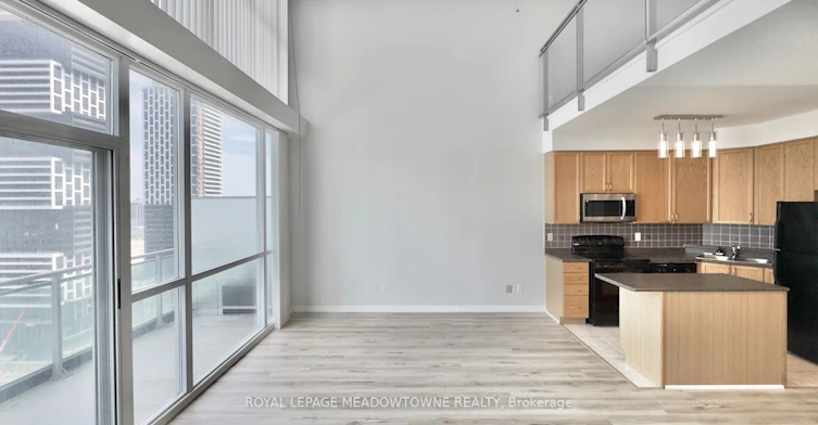 2114-223 Webb Drive, Mississauga, ON, L5B 0E8 - 11
