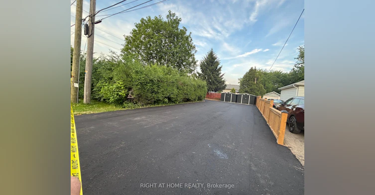 Upper-442 Broadway Avenue, Milton, ON, L9T 1T9