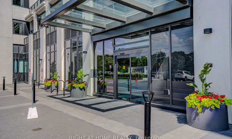 505-202 Burnhamthorpe Road E